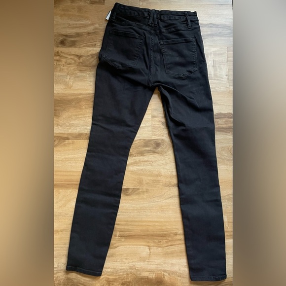 Good American Good Legs Skinny Jean in Black - Size 6 - Picture 12 of 12